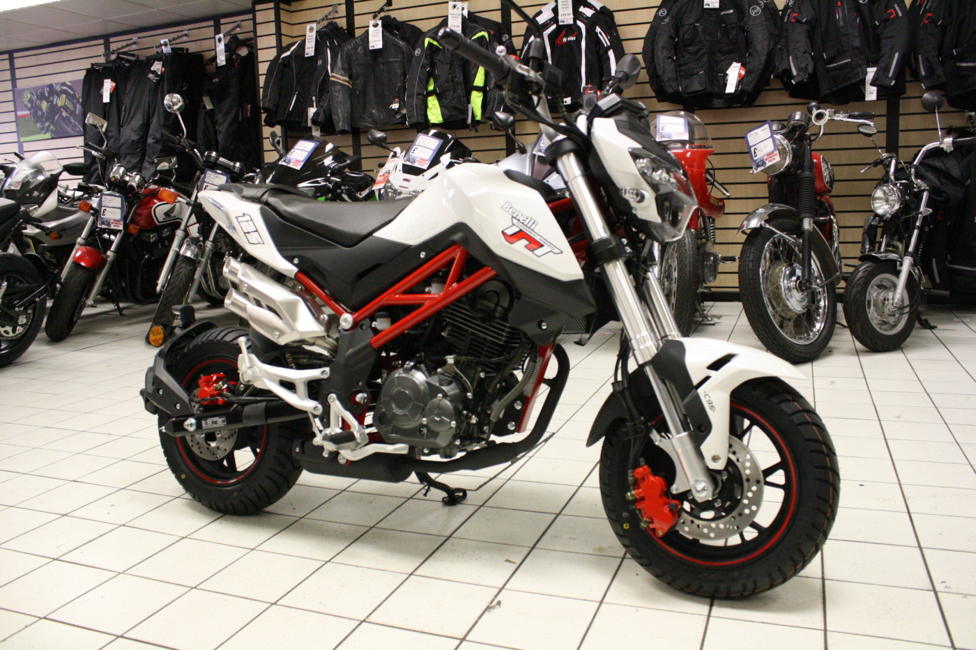 Benelli TNT 125 125cc Red / White / Black £2650 otr