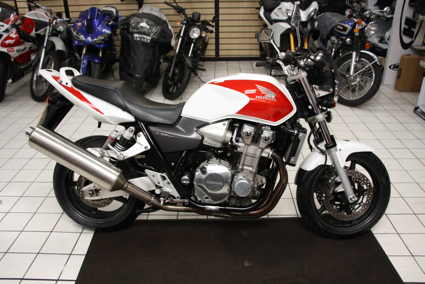 HONDA CB1300 NAKED – GU04 HHK – £3695
