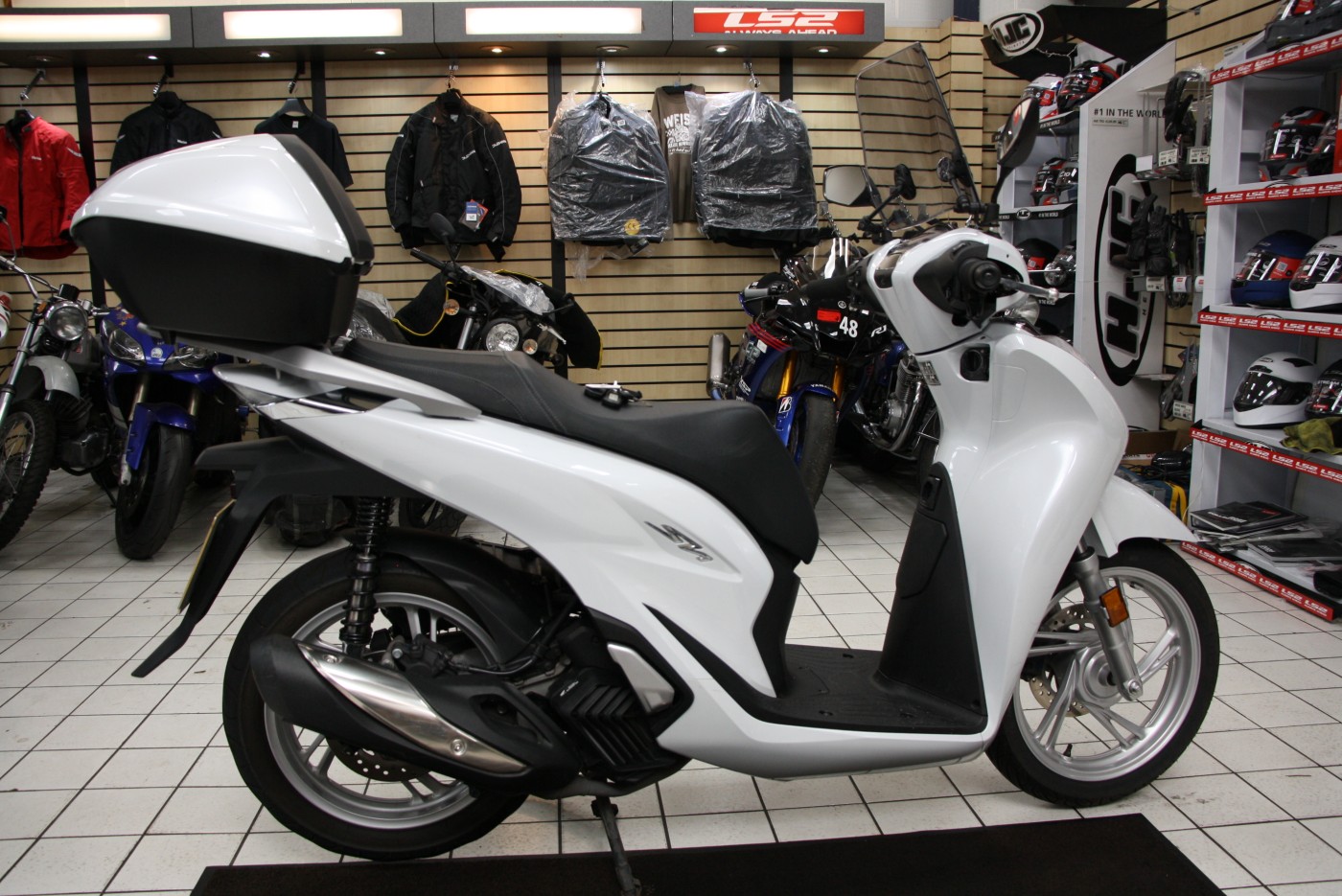 HONDA SH125I 125 CVT V-BELT EURO 5 – CK710VZ – £2395